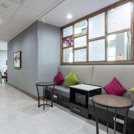 Hampton Inn & Suites Dallas East Dış mekan fotoğraf